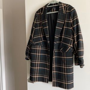 Beautiful long line blazer coat from 1.State. As seen on BeautiCurve! Size 18W.